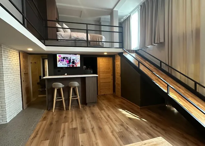 Thai Loft 泰閣 Hotel